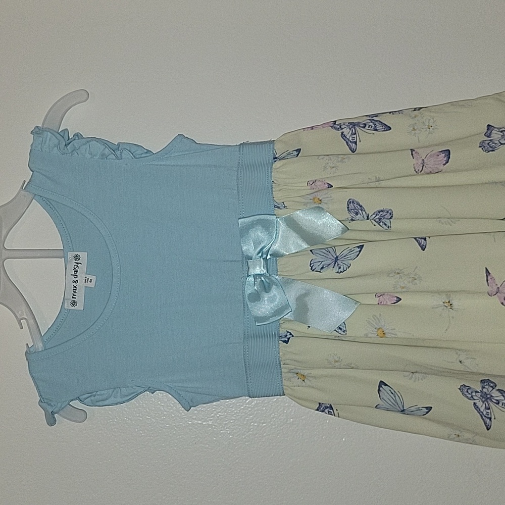 Girls dress